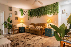 Updated Duplex Near Duke, w/ King Suite & Hot Tub
